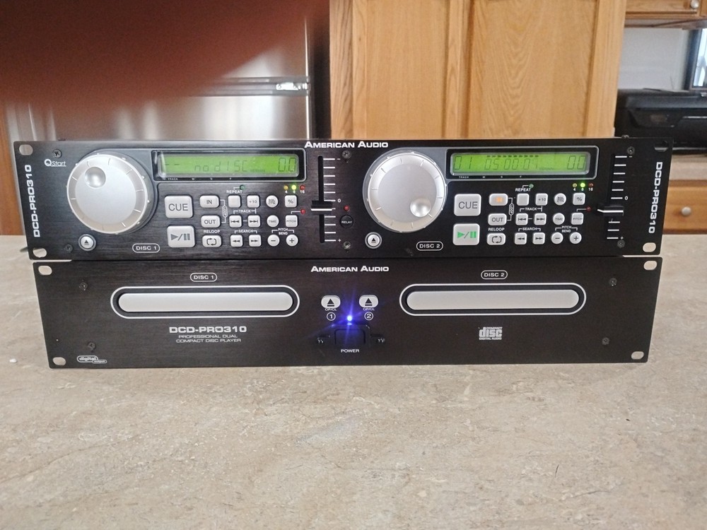 American Audio dcd-pro310 Professional Dj Controller & Dual Cd Player + Cable