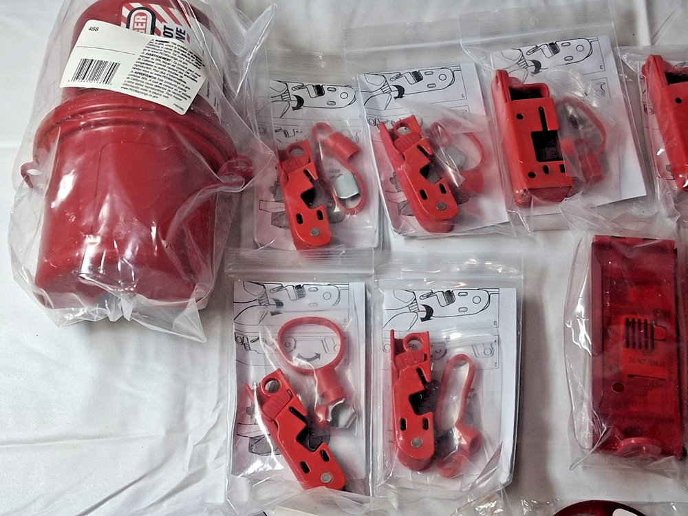 Master Lock Equipped Electrical Lockout Station S1850E410