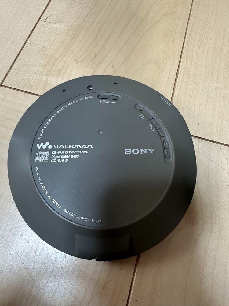 SONY D-EJ720 Walkman Portable CD Player Silver Good