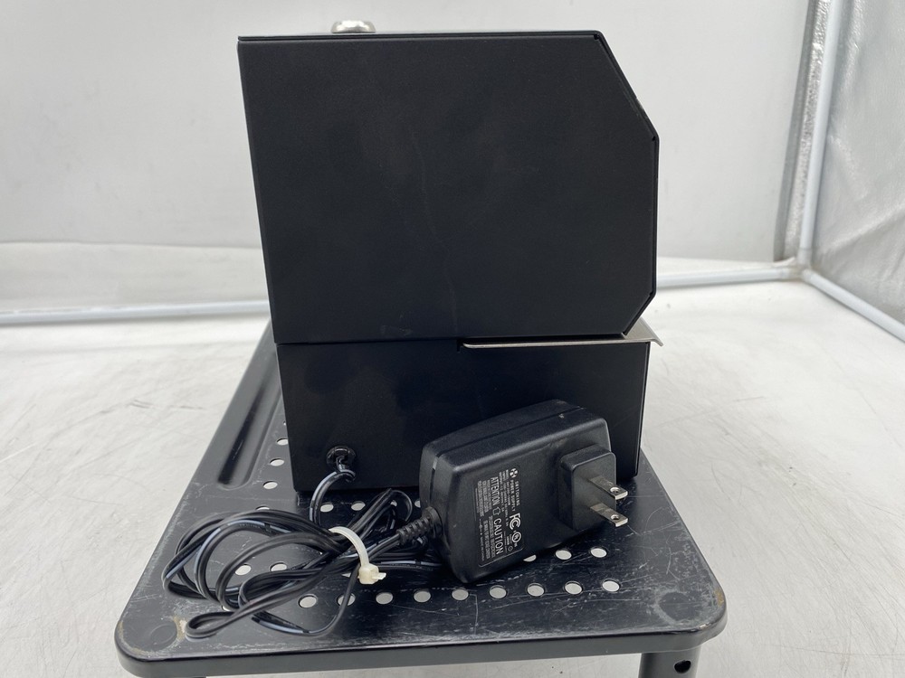 Pyramid 3700 Punch Card Time Clock System No Key