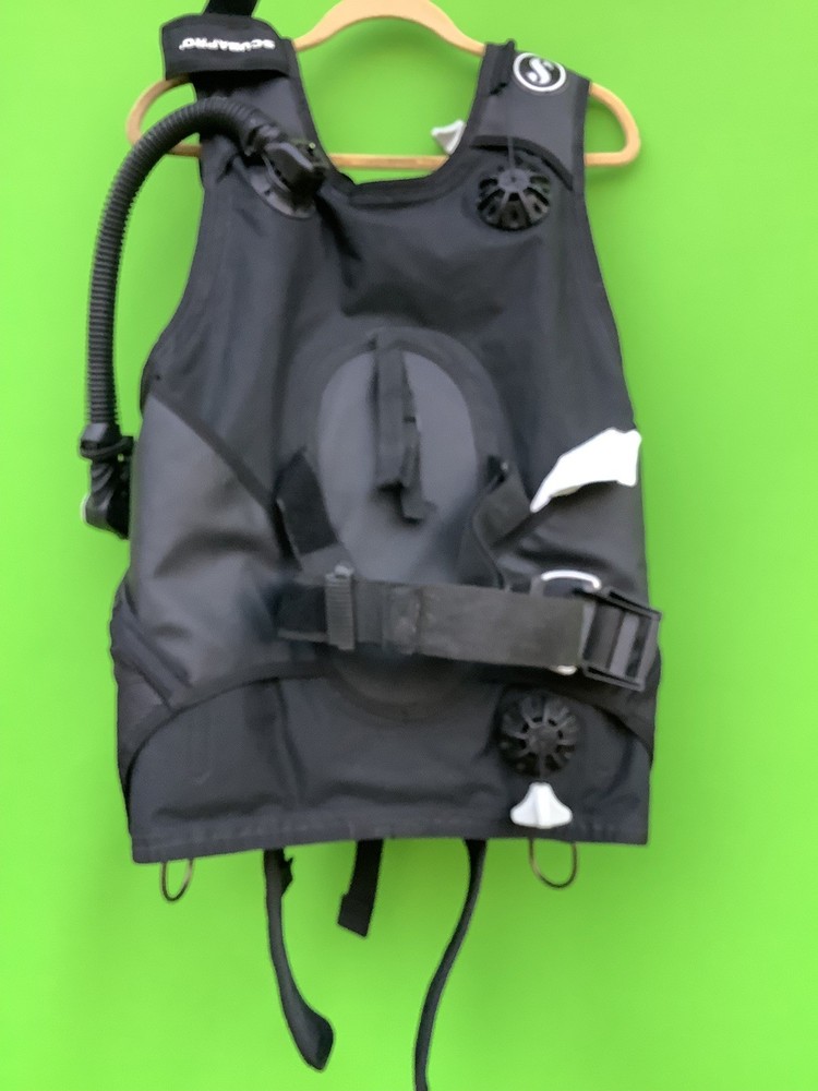 Scubapro Go BCD 2011 Size Large pre owned