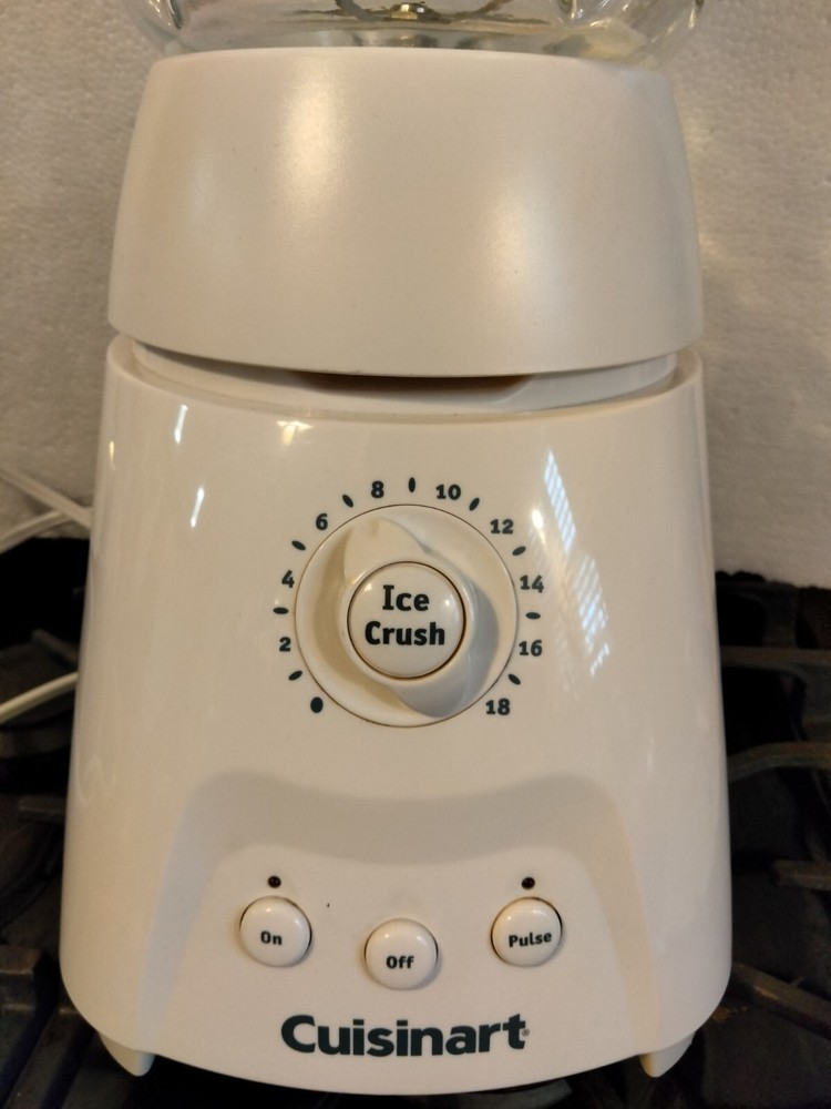 Cuisinart CB-18BK SmartPower Basics 18-Speed Blender, White