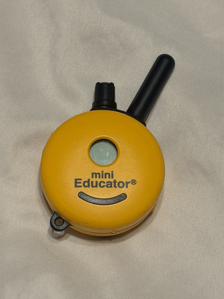 Used Off Leash K9 Training Mini Educator ET-300 E-Collar Remote Transmitter only