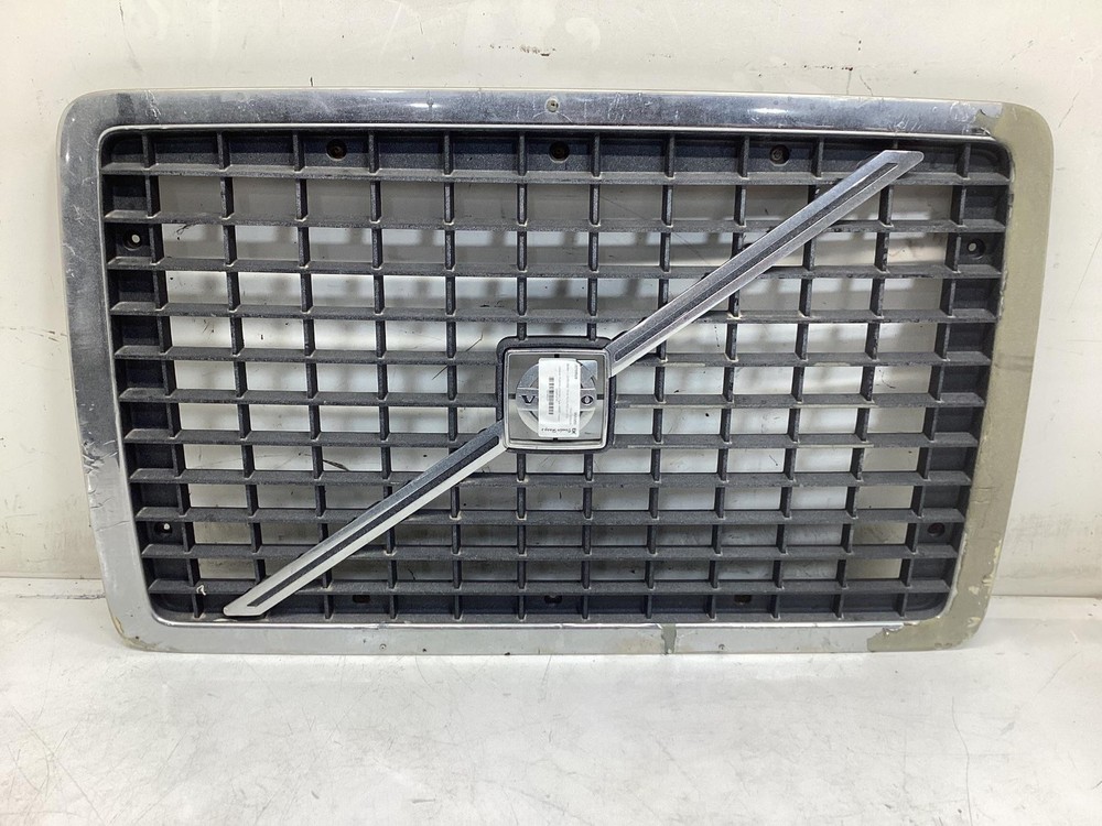 2003-2017 Volvo VNL Grille - Used