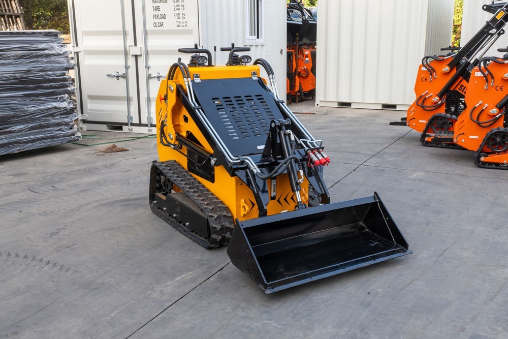 New Arrival Mini Skid Steer Loader Three Pump 23Hp EPA Petrol Engine USA Stock