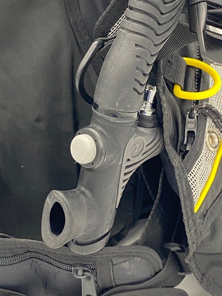 SeaQuest Passport BCD Bouyancy Compensator Vest Small