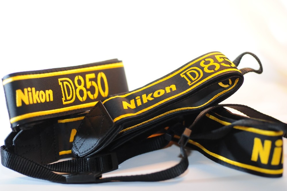 Nikon D-850 D 850 AN-DC18 AN DC 18 Camera Shoulder strap MINT