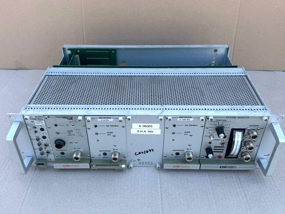 Daniels Electronics Low Band Radio Transmitter Receiver SR-39-1