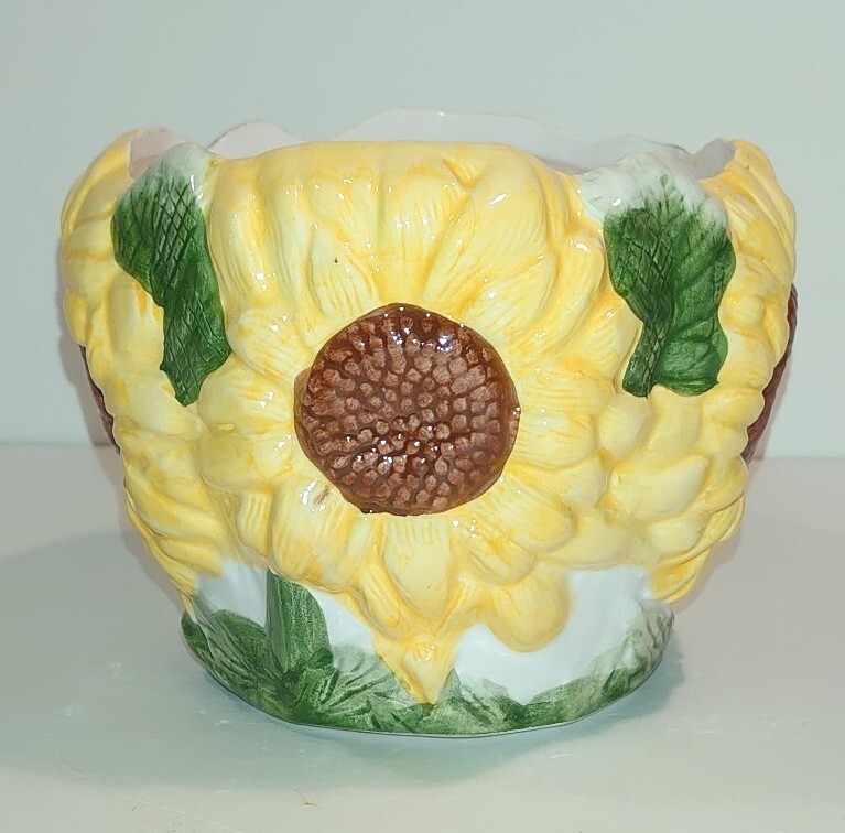 Ceramic Sunflowers Design Planter Bowl 5.5" Diameter x 4.5" Tall EUC