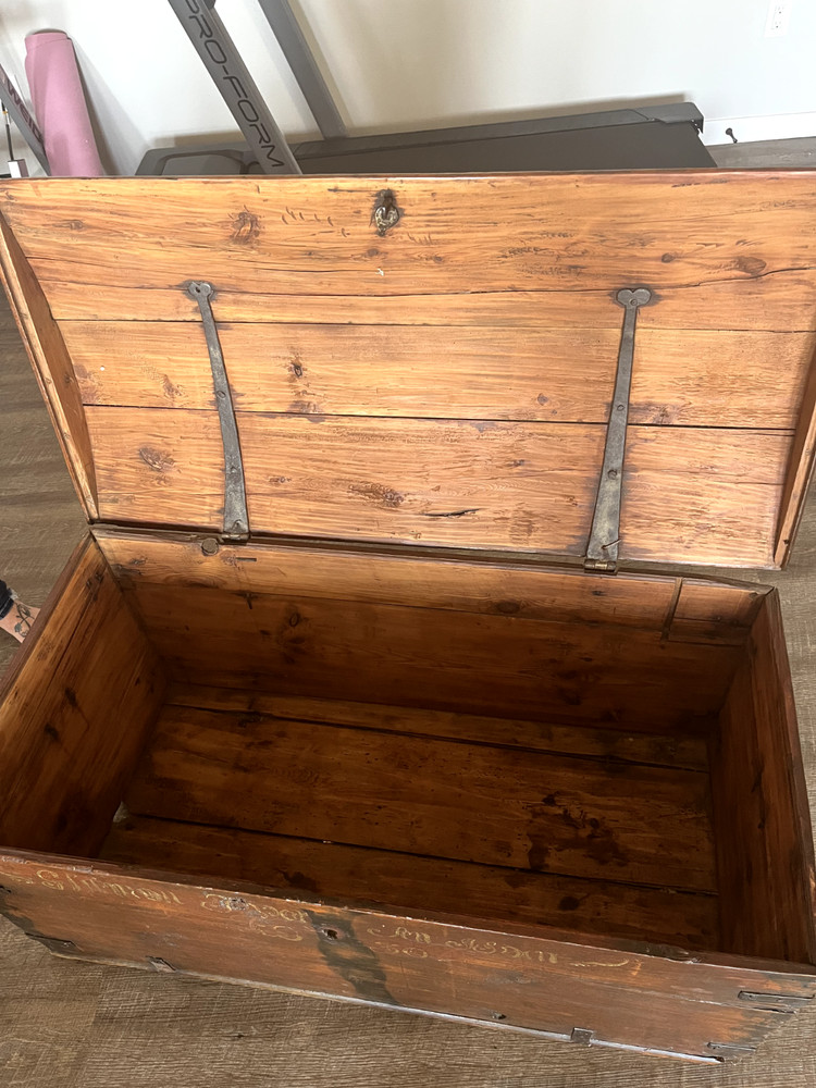 1830 Immigrant Trunk- dome shaped