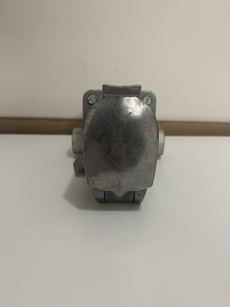 Appleton CES-3034 Delayed Action Receptacle