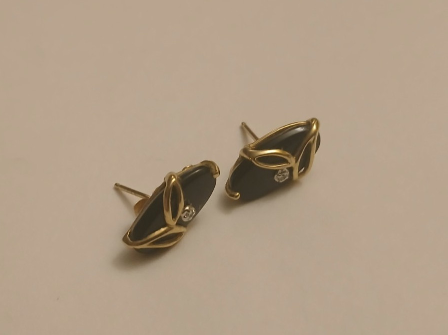 10K ONYX ,SMALL DIAMOND EARRINGS.