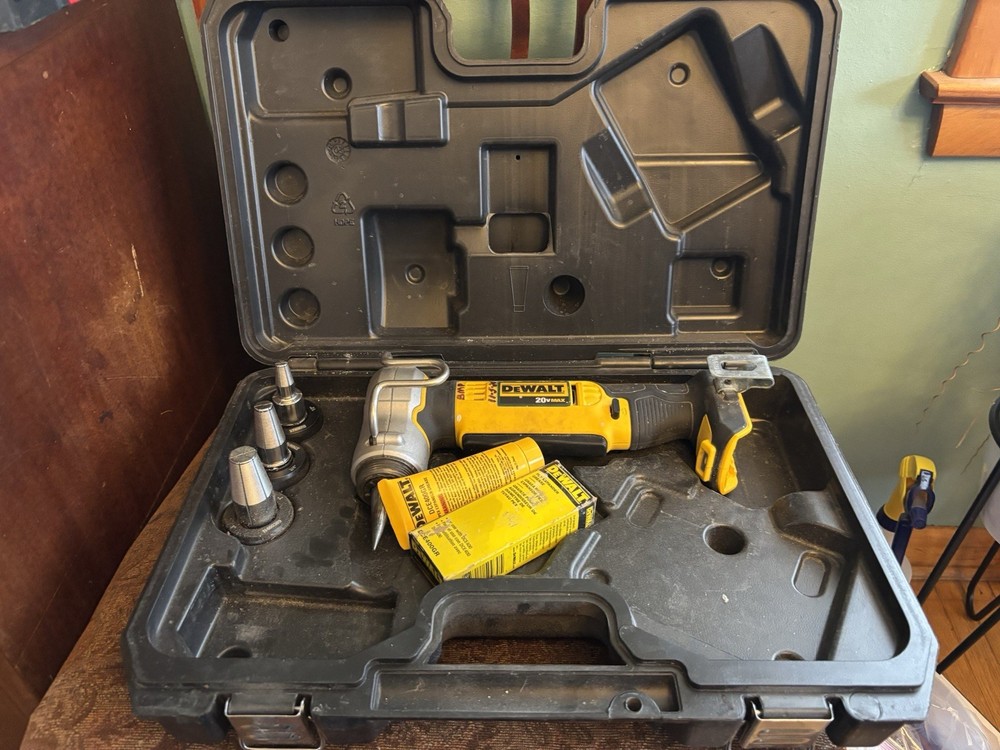 DEWALT DCE400D1 PEX Expander Tool