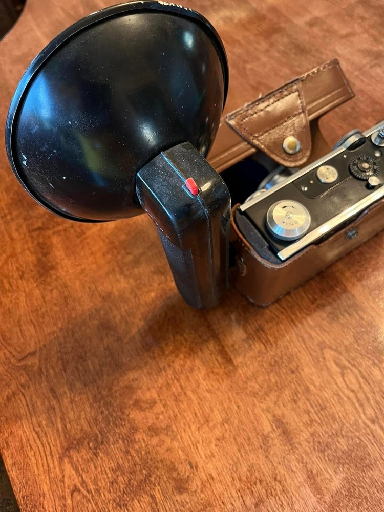 Argus C3 Brick 35mm Rangefinder Camera with Cintar Lens, Flash, and Case