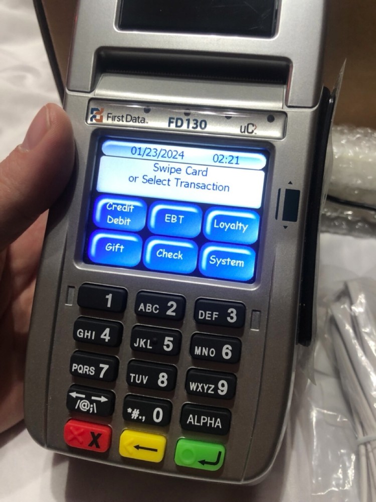 First Data FD130 Credit Card Terminal With Keypad Powers On Untested