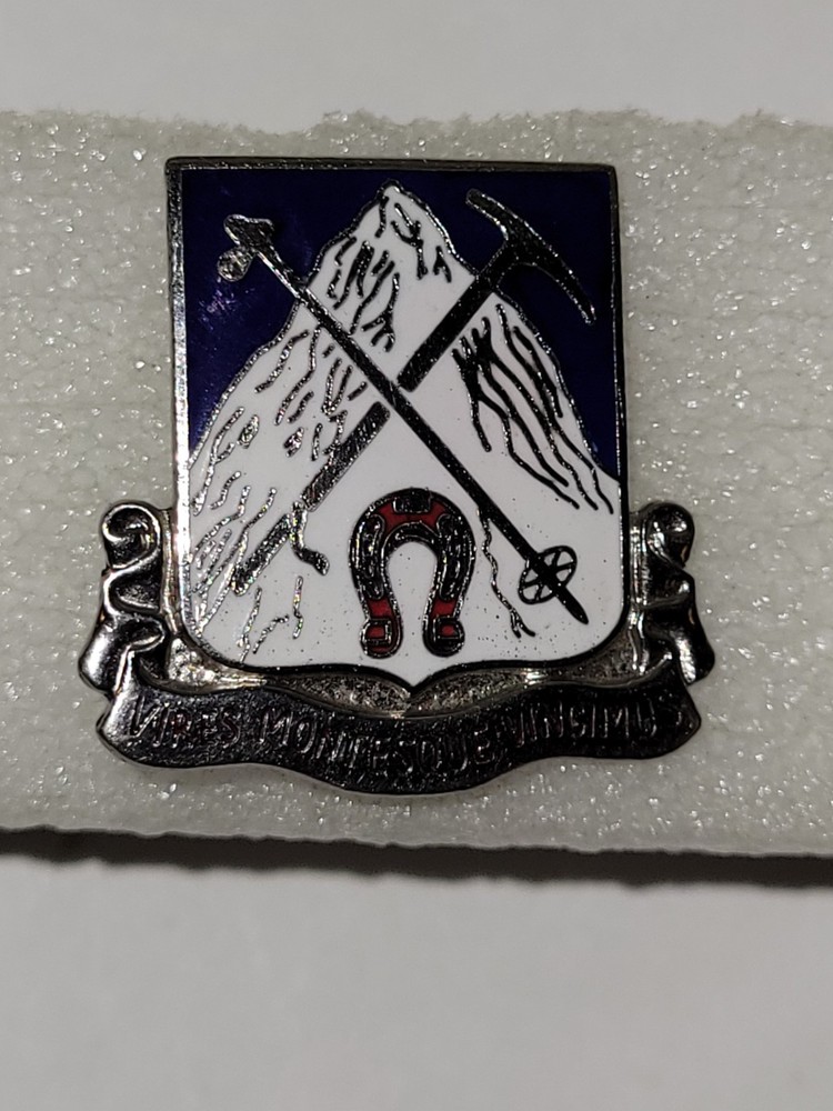 87th Infantry Regiment Unit Crest Pin (Black Letter)