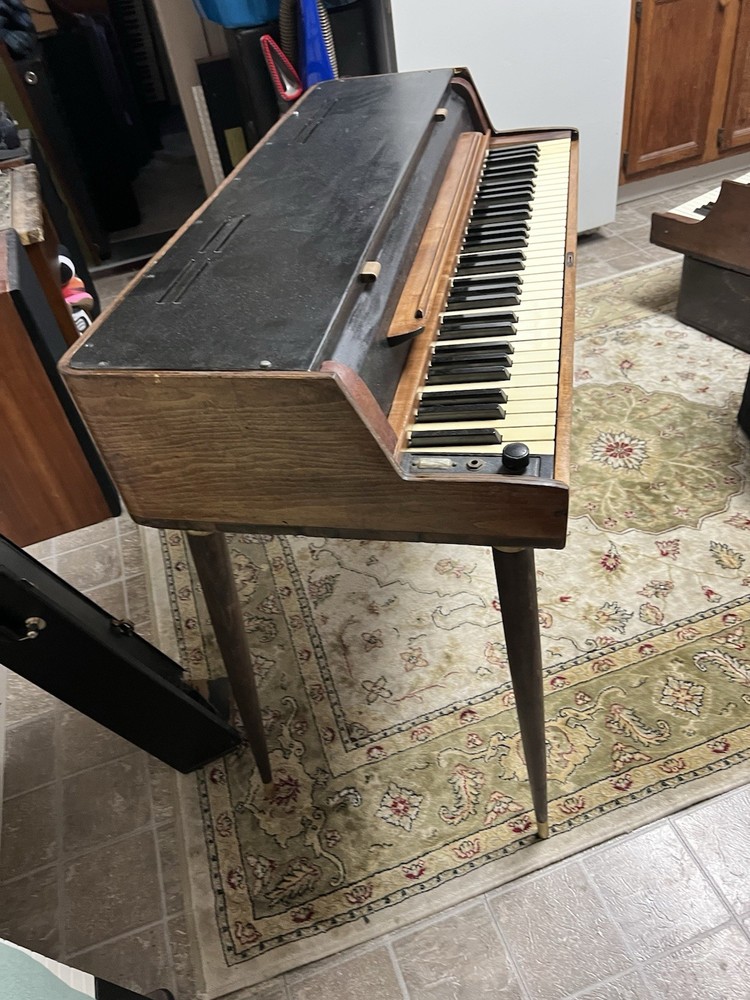 Wurlitzer Electric Piano 120