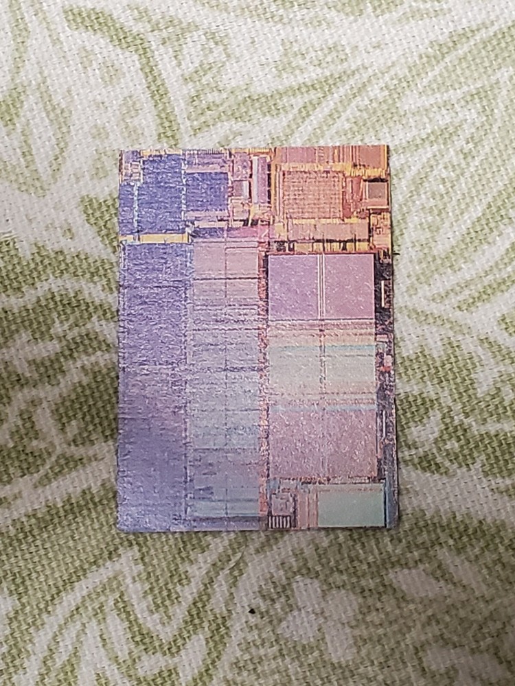 Intel Intel 496 Microchip