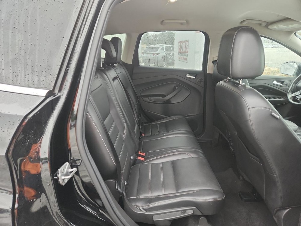 ESCAPE 2017 Glove Box 4887480
