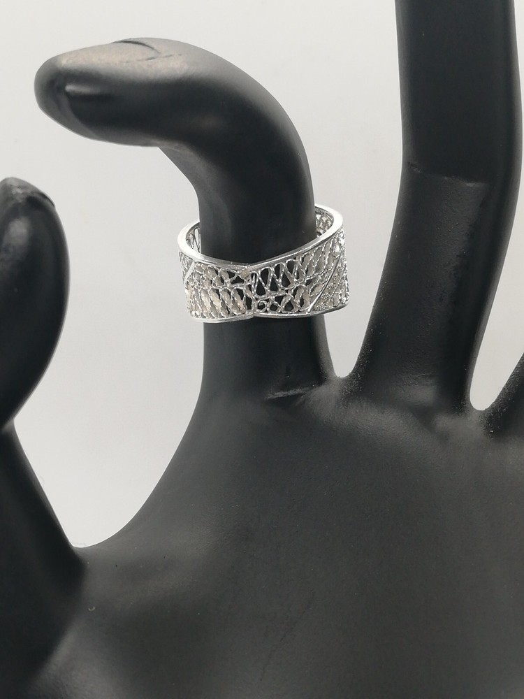 . 970 Solid Silver Women's Ring Size 8 Filigree New.