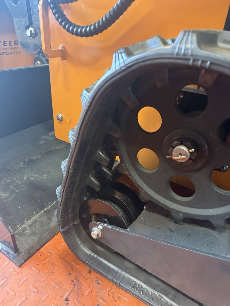 ZJG YOU-380 Mini Skidsteer *New (Modified)