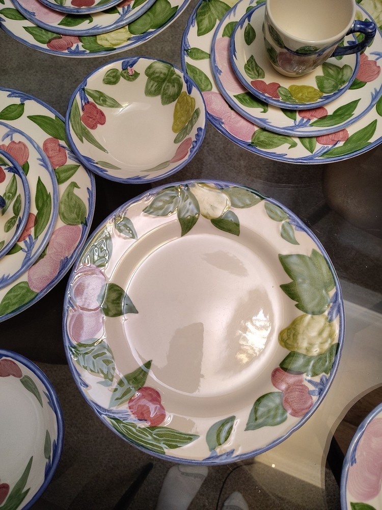 Orchard Glade by Franciscan Four 5-Piece Place Settings