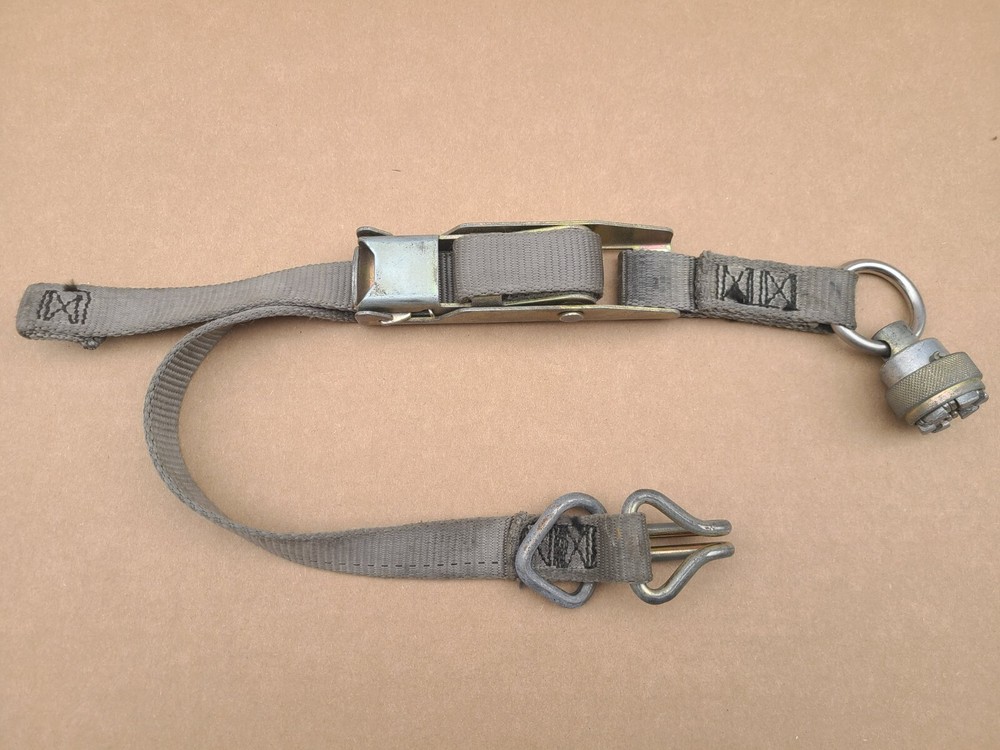 12 Jaw Fitting with round ring and ratchet strap