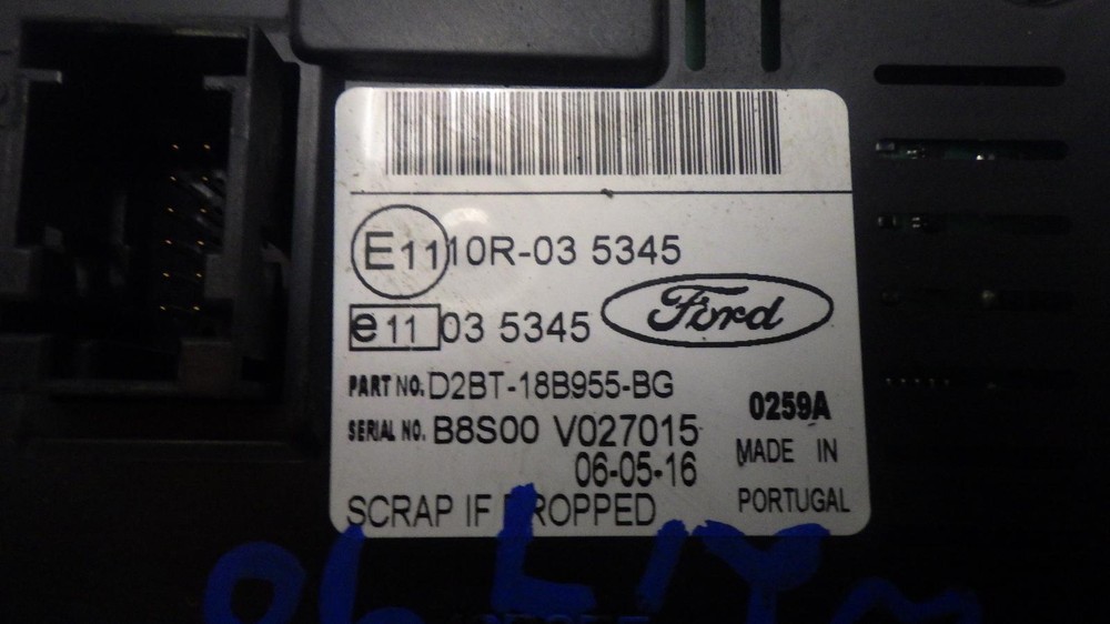 16 FORD FIESTA Info Screen D2BT18B955BG