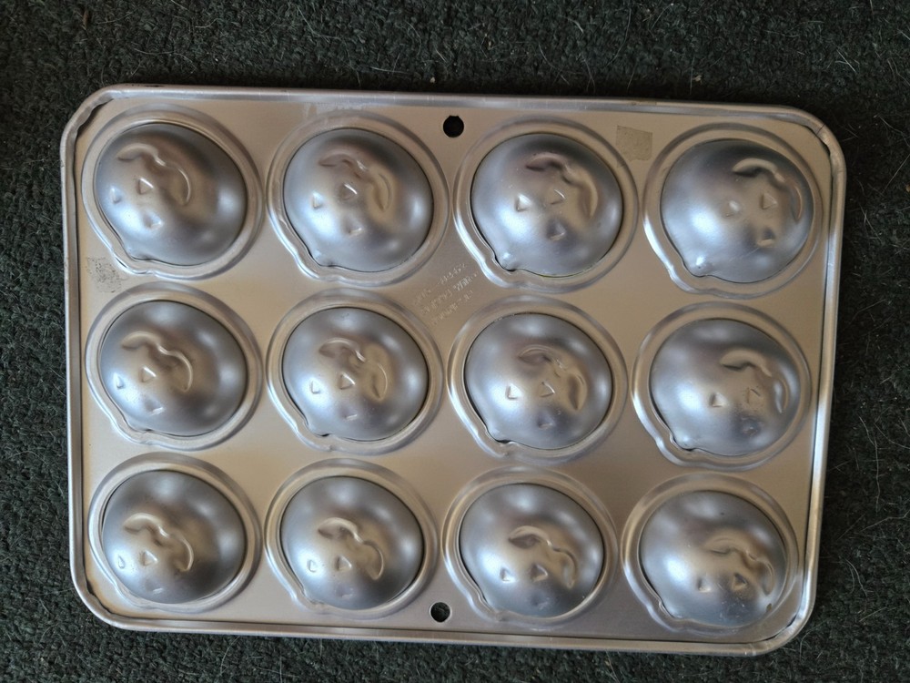 wilton vintage character cake pans
