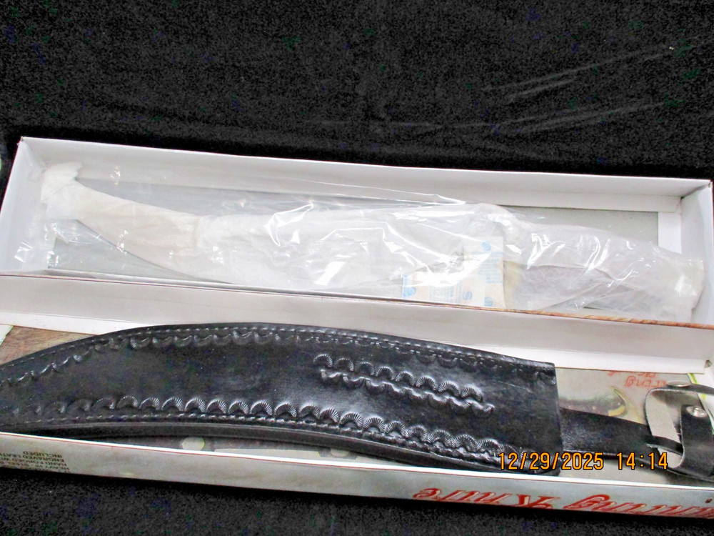 KNIFE, ALI BABA STYLE, GREAT CONVERSATION PIECE/WITH SHEATH