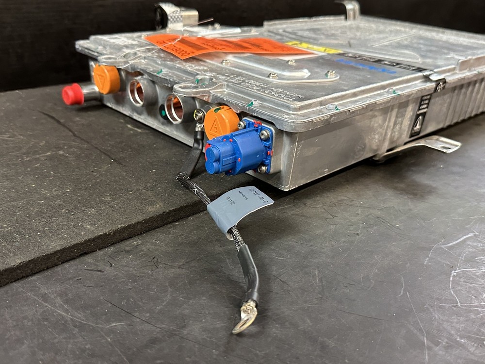 16-20 TESLA S ON BOARD CHARGING SYSTEM MODULE COMPUTER 106651002A