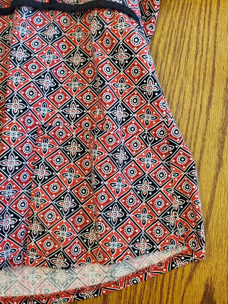 Sb Scrub Top Medium!! EUC!! Multicolored Designs