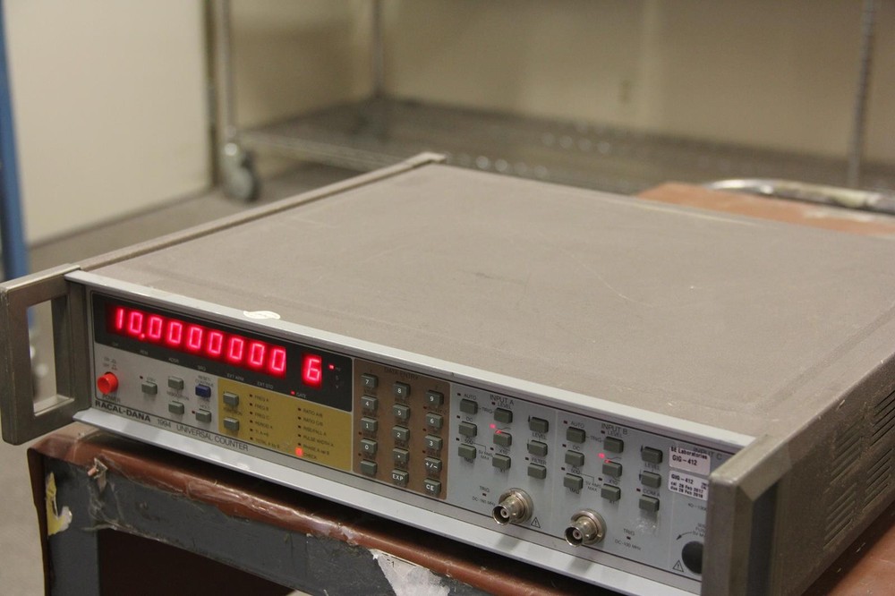 RACAL-DANA 1994 Universal Counter