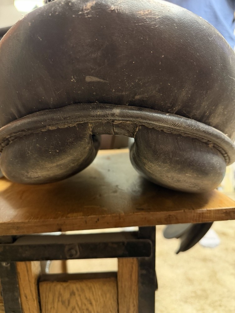 Silver Fox 17" English Saddle