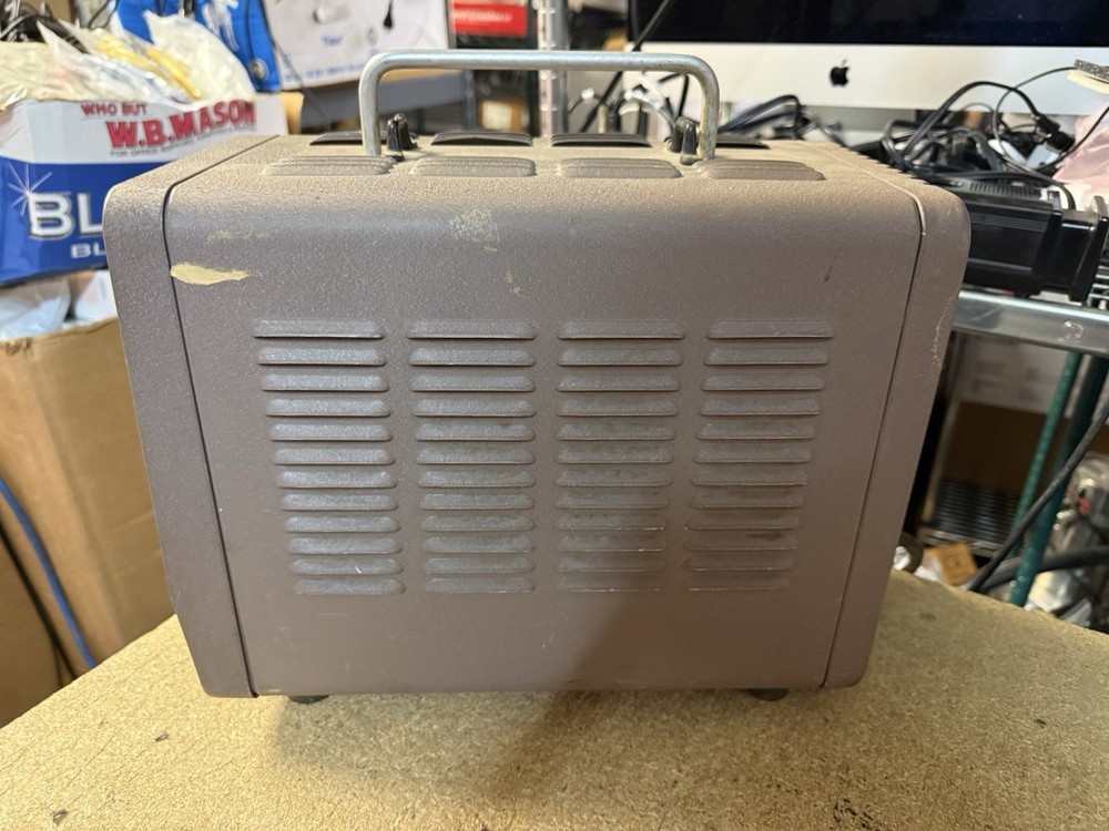 Hewlett Packard hp Model 200 CD Wide Range Oscillator Vintage Powers On