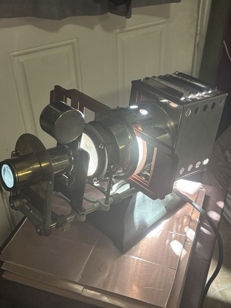 1910 Magic lantern