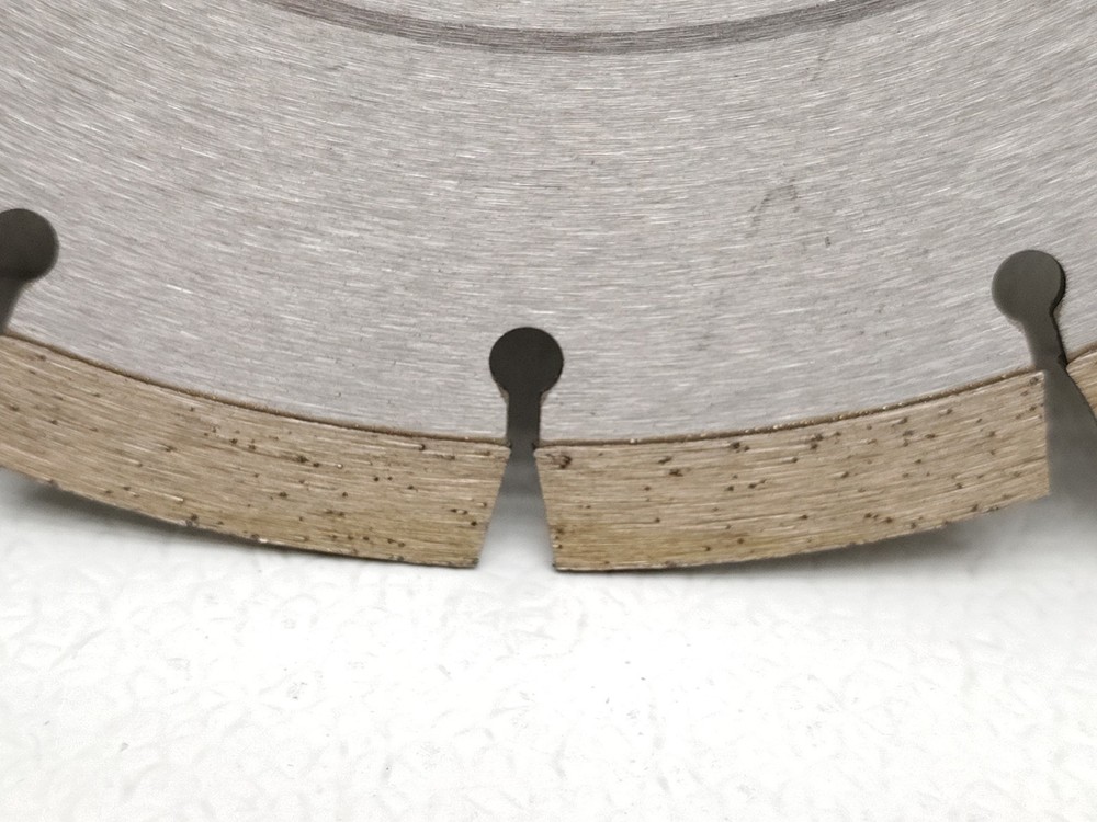 Delta Diamond Cougar HS 10 inch Diamond Blade, Premium, Segmented, MASONRY