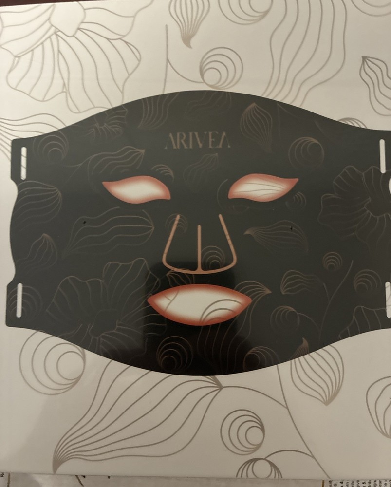 Red light therapy face mask. Arivea Hibiscus.