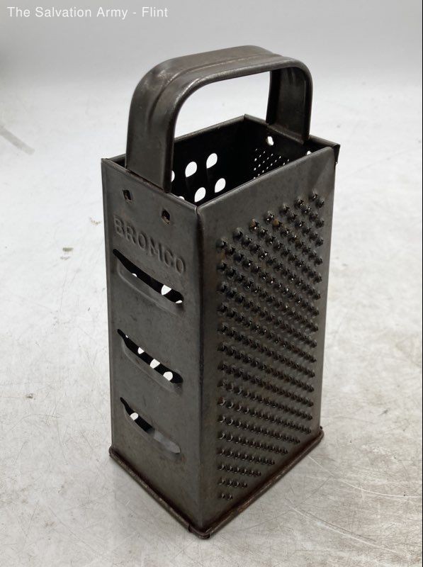 Bromco 1960s Silver Kitchenware Tool Collectible Cheese & Vegetable Grater