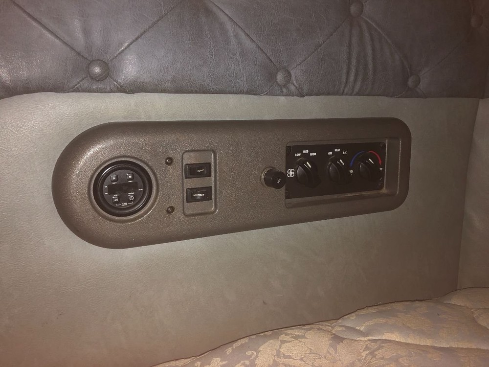 Mack CXU613 Sleeper Control - Used