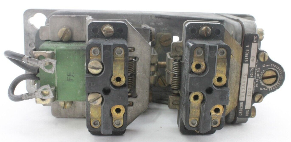 General Electric CR2820B 111AA22 Time Delay Relay