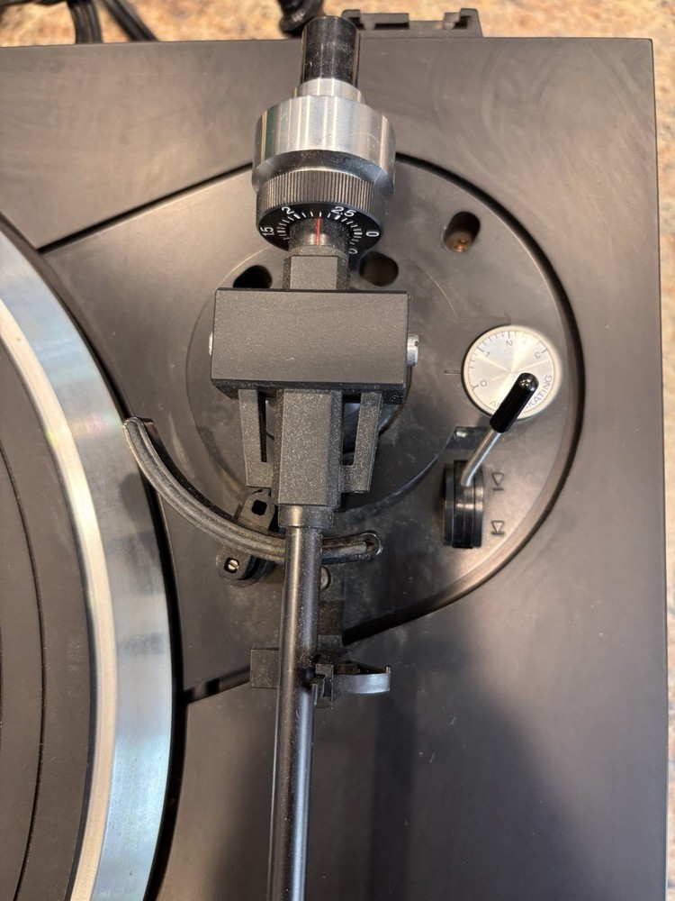 Fisher MT-273(C) Stereo Studio Standard D.D. Semi Automatic Turntable