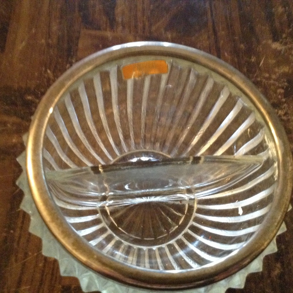 Genuine crystal divided dish