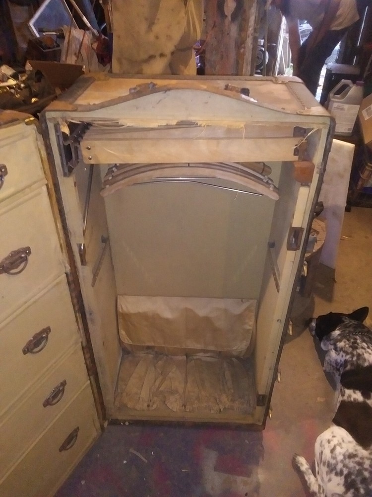 steamer trunks vintage wardrobe