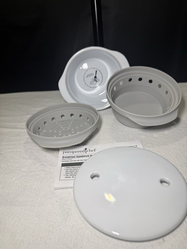 Pampered Chef Breakfast Sandwich Maker #2634 New Open Box Unused