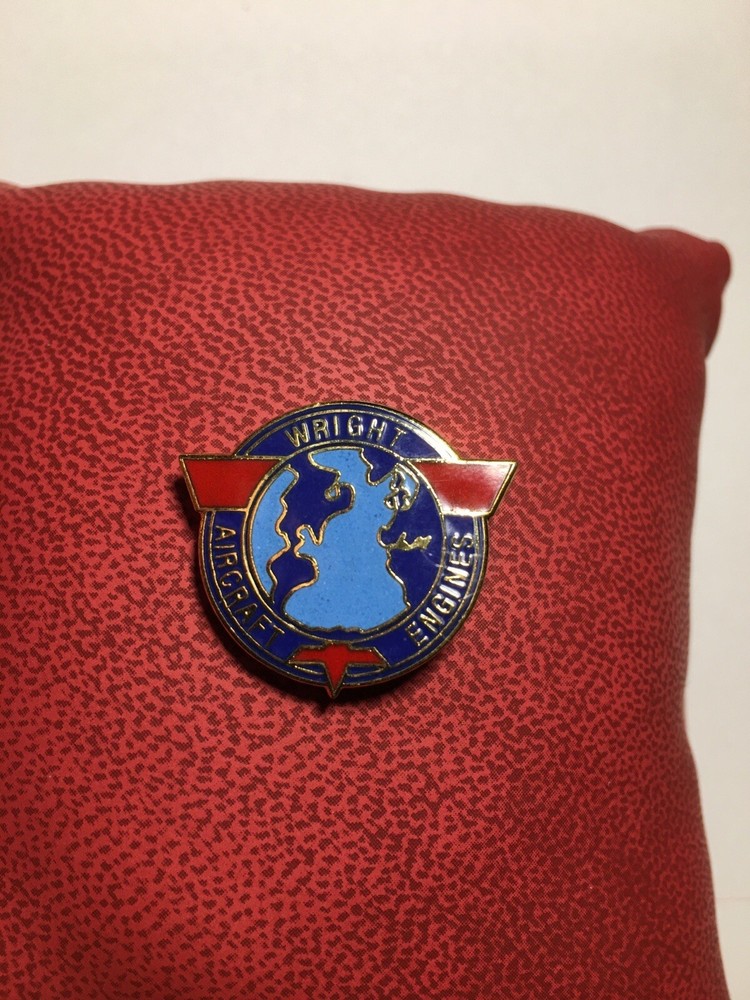 WWII ENAMEL WRIGHT AIRCRAFT ENGINES PIN