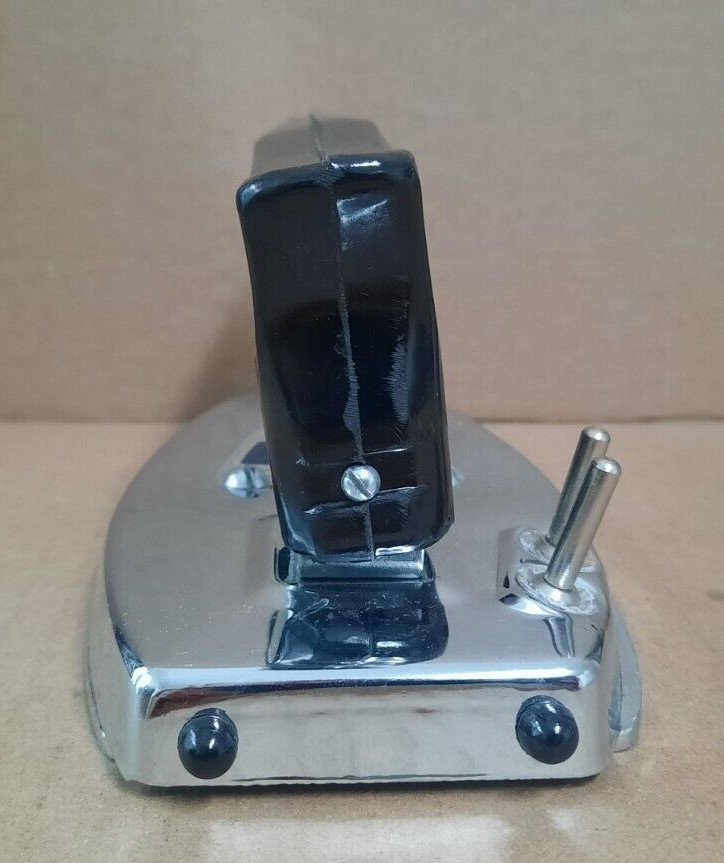 VINTAGE TEECO TRAVEL IRON WITH FOLDING HANDLE & ORIGINAL BOX