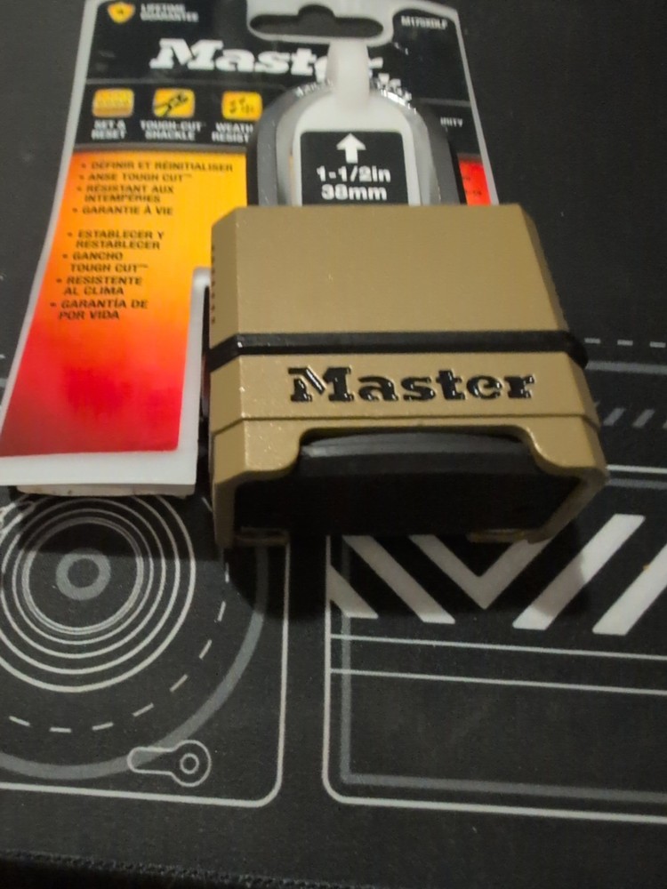 Master Lock Magnum Combination Padlock With 1.5" Shackle