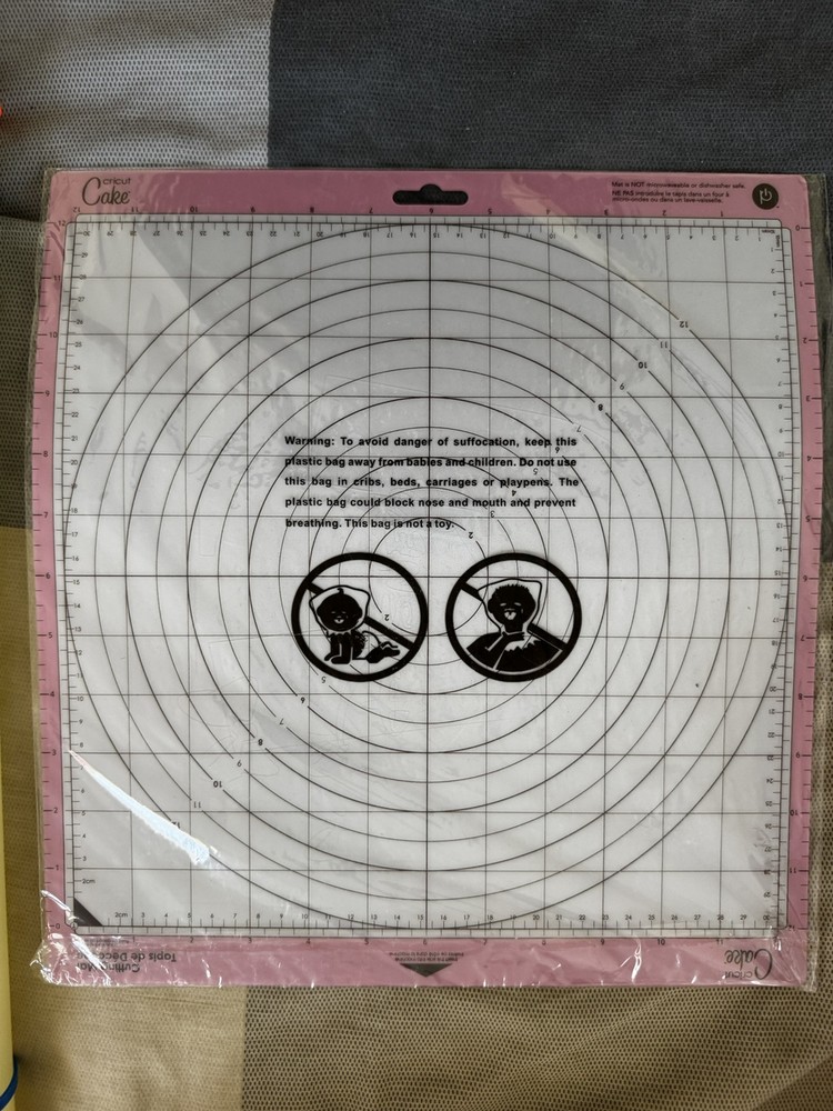 Cricket Cake Machine W/ Box