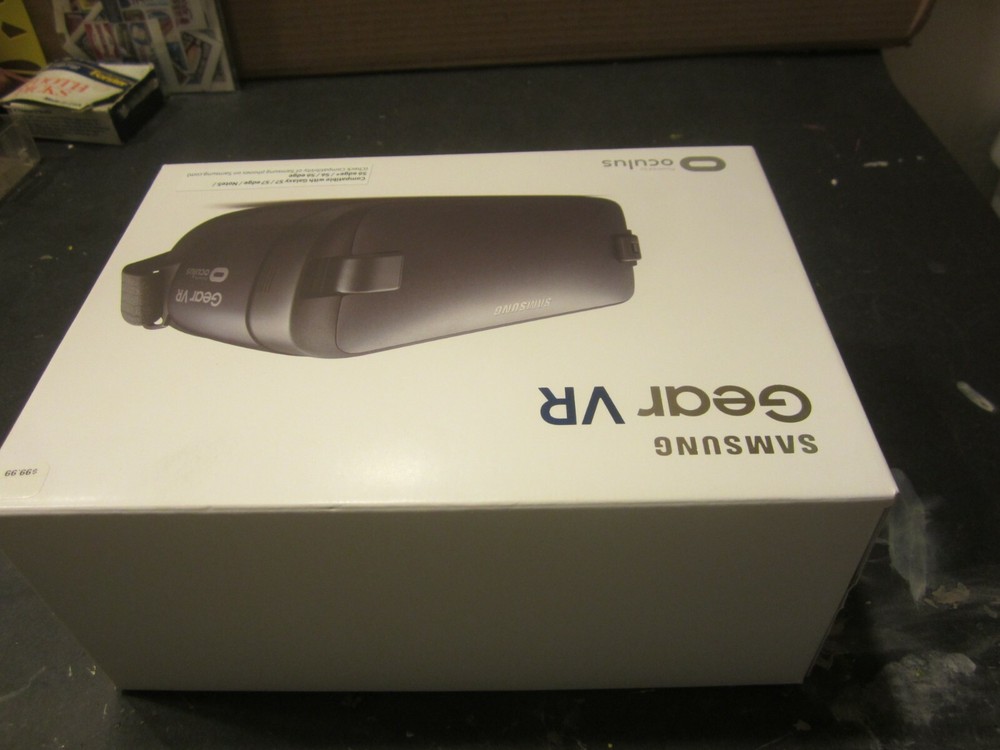 SAMSUNG Gear VR Powered By Oculus